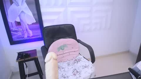 Snapshot of laura_candy02 chatting on September 27, 5:32 pm LAURA online show from September 27, 5:32 pm