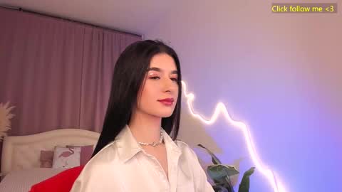 Laura online show from March 18, 8:37 pm