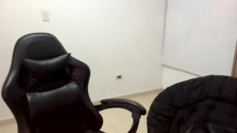 laura online show from November 28, 3:25 am