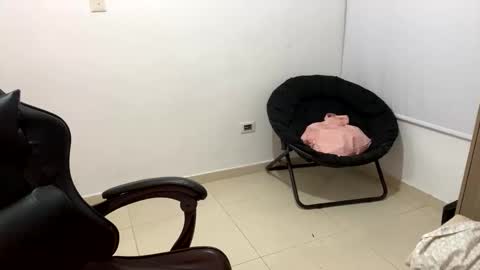 laura online show from November 14, 1:30 am