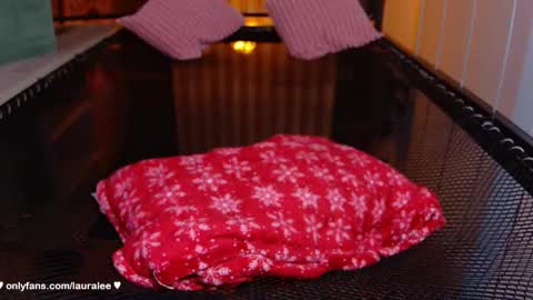 Laura Lee. online show from February 7, 2:03 am