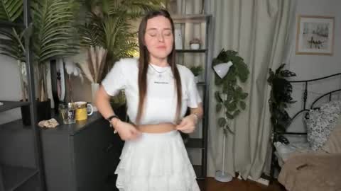 Snapshot of laura_mutti chatting on October 19, 4:11 pm Samantha online show from October 19, 4:11 pm