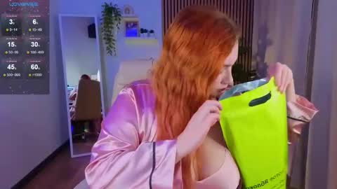 Miss Laura online show from October 24, 2:56 am