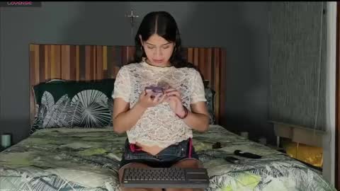 Laura online show from April 22, 1:35 am