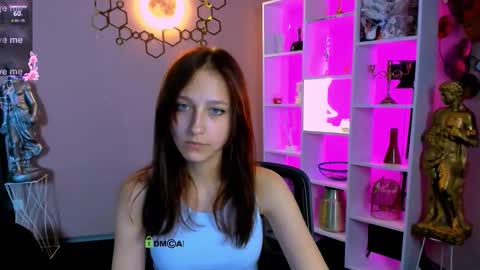 laura_queen_ online show from September 26, 8:17 pm