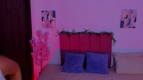 Snapshot of laura_r23 chatting on October 24, 5:36 pm Laura Rose online show from October 24, 5:36 pm