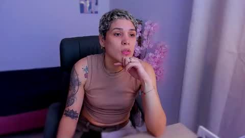 Laura Rose online show from December 2, 6:06 pm