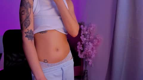 Laura Rose online show from November 7, 11:29 pm