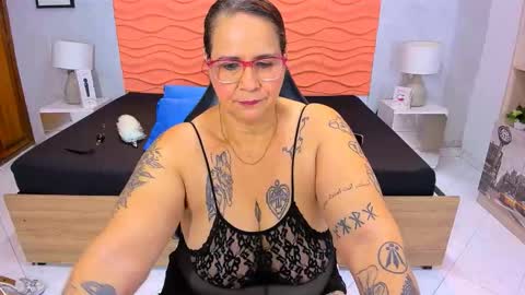 Laura online show from March 28, 11:33 am