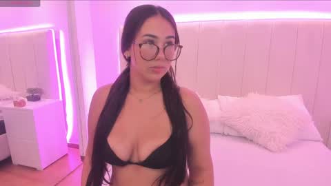 Laura online show from May 3, 12:11 pm