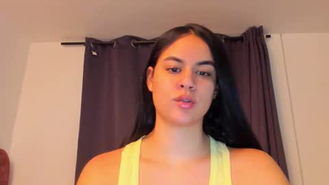 LAURA SOE online show from October 25, 11:05 pm