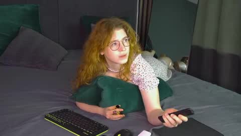 Laura online show from April 18, 8:49 am