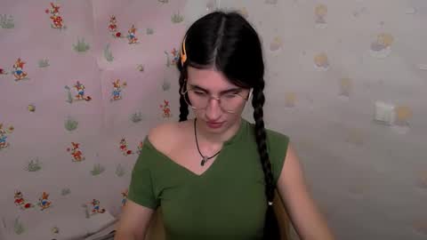 Laura online show from November 29, 9:17 am