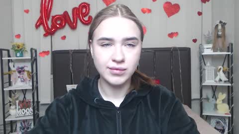 LauraHlot online show from February 15, 6:06 pm