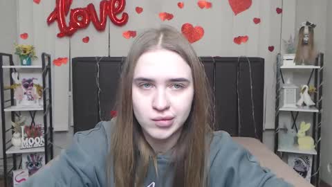 LauraHlot online show from January 18, 8:18 pm