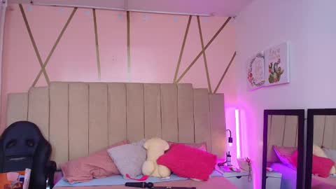 lauraltt online show from November 14, 2:19 pm