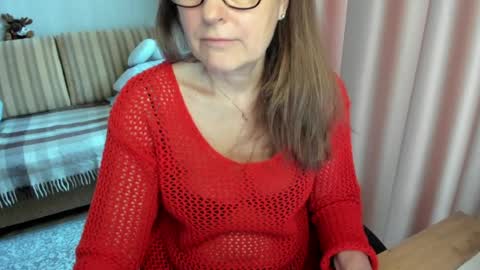 Lauraoven1 online show from March 7, 8:36 am