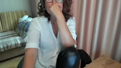 Lauraoven1 online show from July 20, 10:39 am
