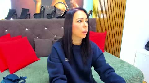 Laura online show from March 9, 4:17 am