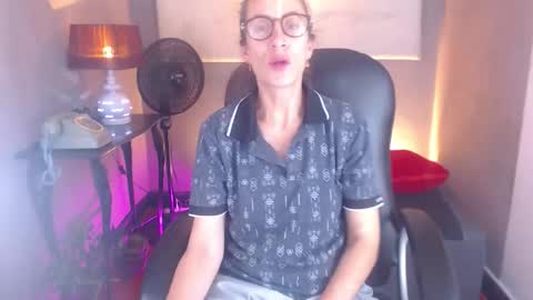 Laura Sofia online show from February 1, 7:22 pm