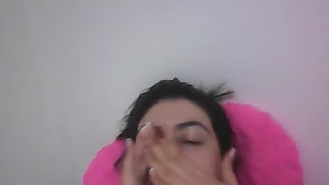 lauratobon6 online show from June 17, 6:51 am