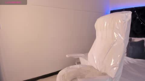 Lauren online show from February 28, 6:20 pm