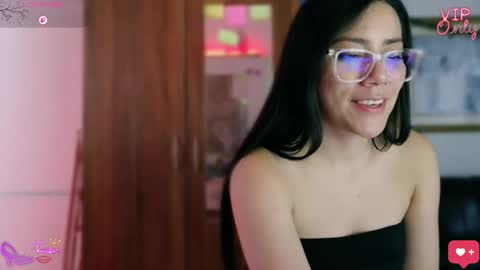 Lauren online show from March 20, 5:29 pm