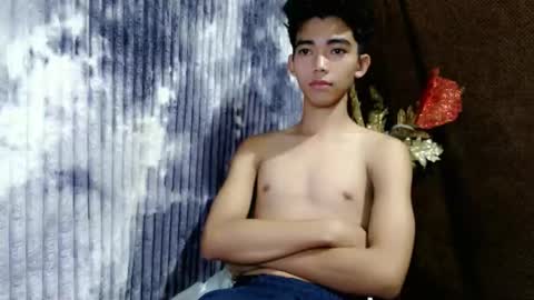 laurence_cuttieguyhere online show from May 27, 1:12 am