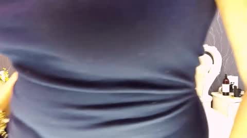 Laura online show from November 11, 3:47 pm