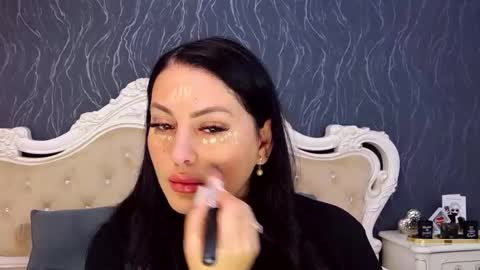 Laura online show from November 5, 7:54 am