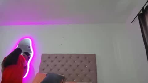 laurenlaine online show from March 8, 1:14 pm