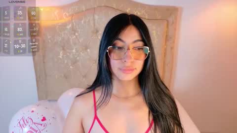 laurenn_smitth online show from February 23, 12:40 pm