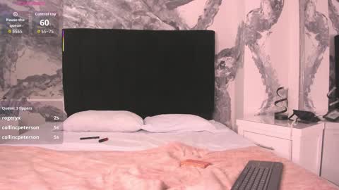 Lauren  online show from February 7, 3:59 pm