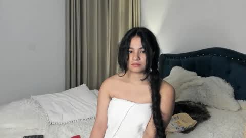 daniela angel     online show from November 15, 4:25 am