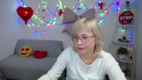 Lauren online show from February 16, 6:39 pm