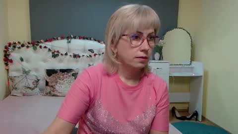 Lauren online show from March 16, 6:17 am