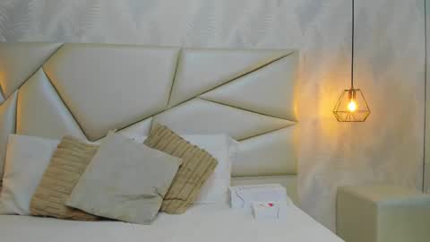 Laurent online show from November 14, 11:12 am