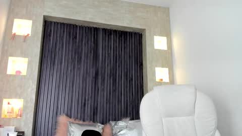 Snapshot of laurin_clauz chatting on October 22, 4:52 pm Lau online show from October 22, 4:52 pm