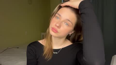 Bella online show from April 2, 11:28 am