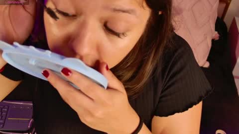 luu online show from April 17, 10:01 pm