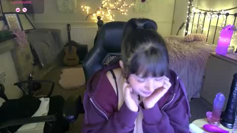 Lavenderrzz online show from February 28, 10:25 pm