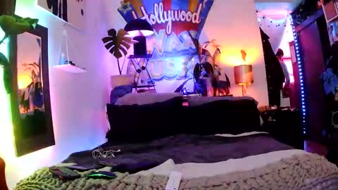 laversehung8point5 online show from December 14, 2:29 am