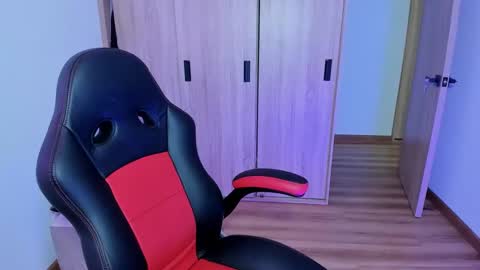 laylaah online show from October 31, 12:33 am