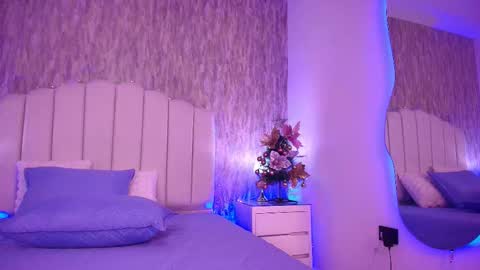 Lay Madison  online show from November 24, 8:07 pm