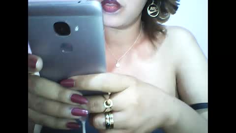 layanah12 online show from December 4, 1:14 pm