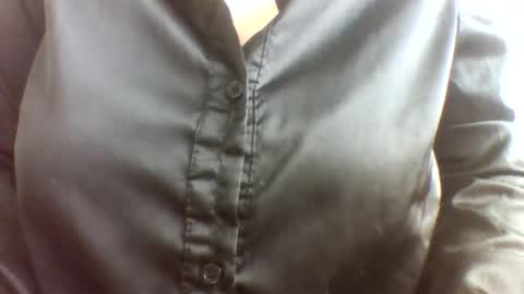 layannalea online show from June 6, 12:05 am