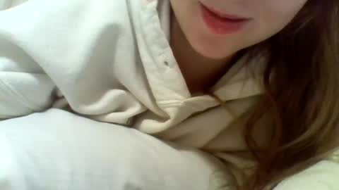 layannalea online show from December 10, 5:39 am