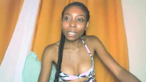 layannek online show from November 15, 1:13 pm