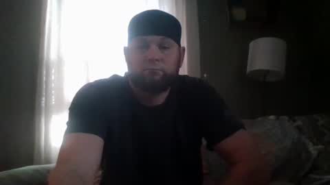 layinlow42 online show from January 1, 7:43 pm