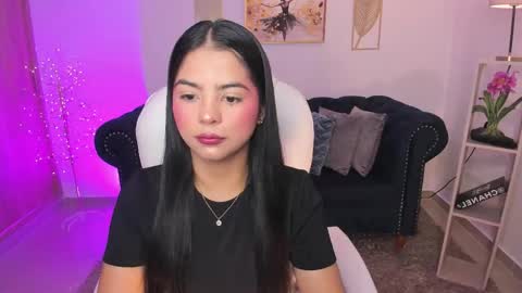 Layla Breezee online show from January 18, 12:25 pm